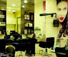 The Best Beauty Salon & Makeup Institute in Mumbai, Farita Salo